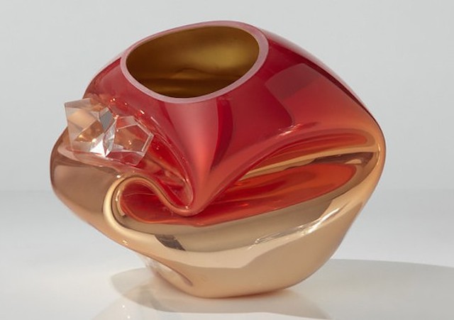 vaso-de-vidro-vermelho-com-efeito-metalico