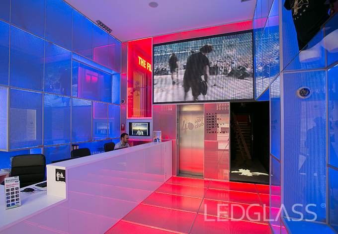 vidro-com-iluminacao-led-ledglass