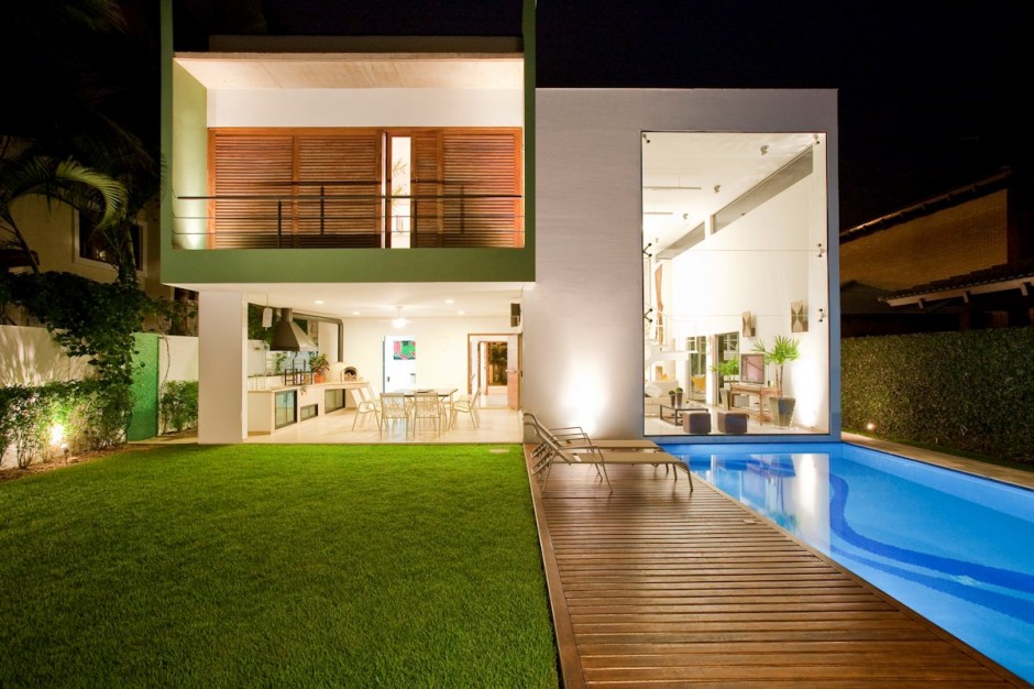 fachada-de-vidro-estrutural-spider-glass-casa-no-guaruja