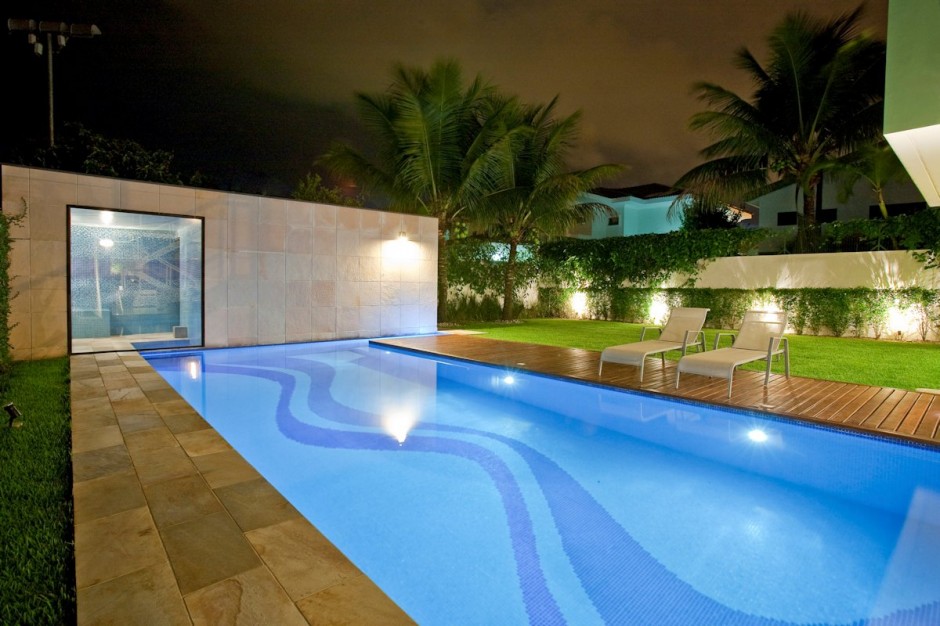 sauna-com-vidro-sobre-a-piscina-casa-no-guaruja