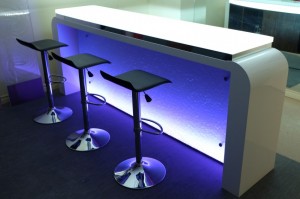 balcao-para-bar-em-vidro-com-iluminacao-led