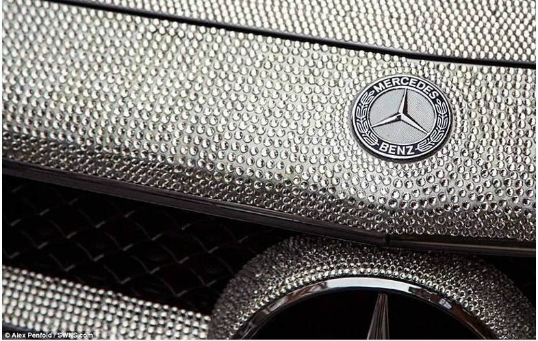 mercedes-com-cristais-swarovski