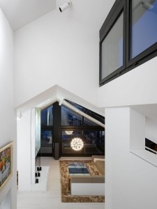 arquitetura-teto-inclinado-apartamento-em-stuttgart-alemanha