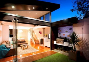 fechamento-cortina-de-vidro-na-sala-casa-em-melbourne-australia