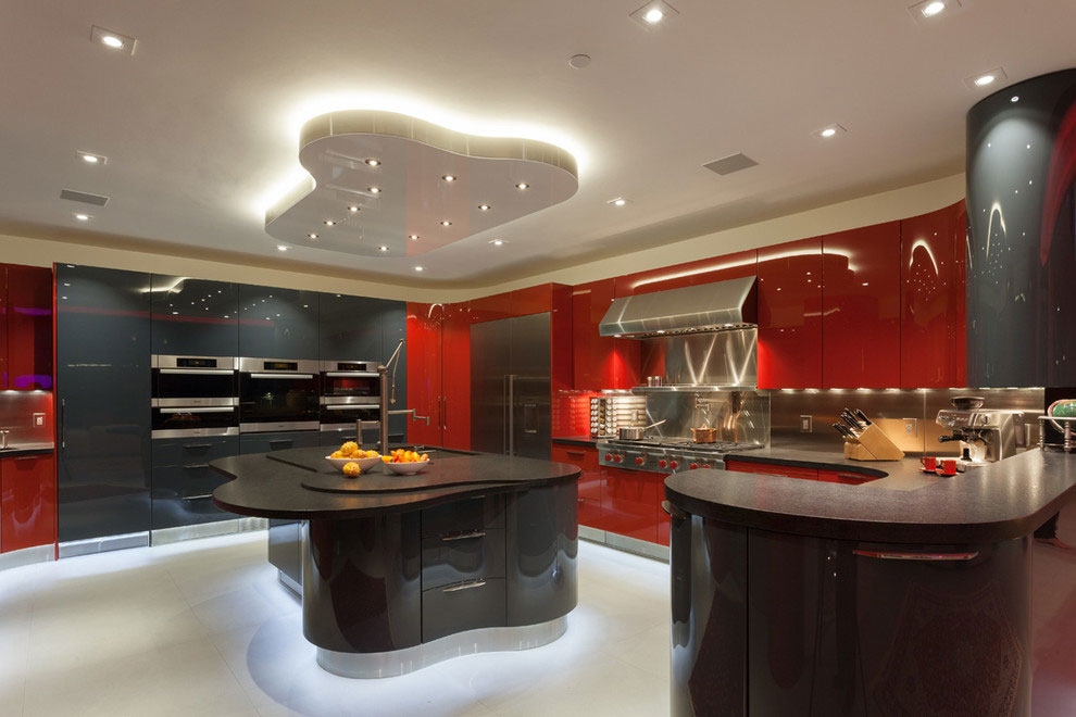 cozinha-com-armarios-vermelhos-casa-em-carmel-california