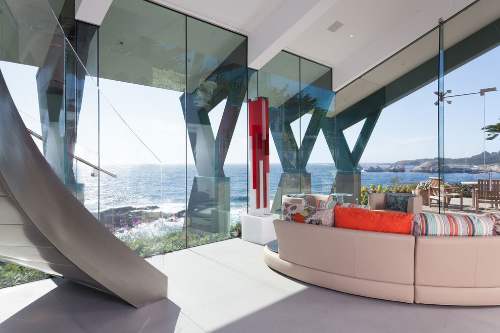 sala-pe-direito-alto-e-fachada-spider-glass