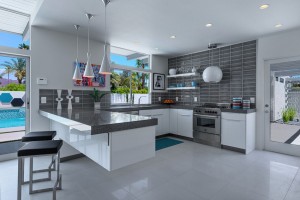 decoracao-cozinha-cinza-casa-em-palm-springs-calofornia