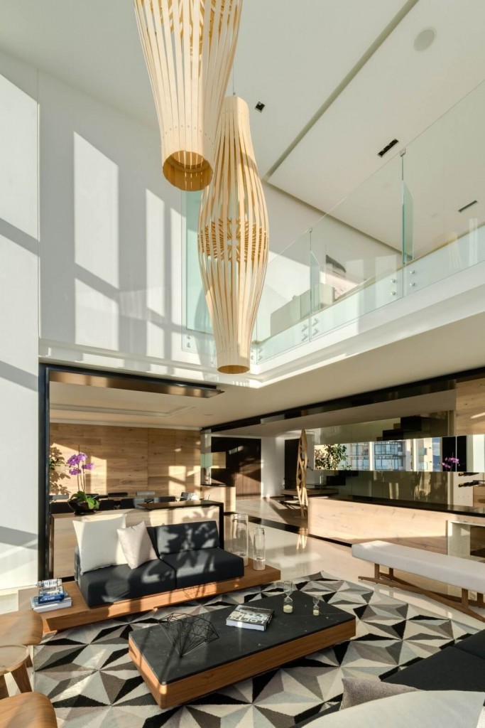 sala-envidracada-pe-direito-duplo-cobertura-duplex-na-cidade-do-mexico