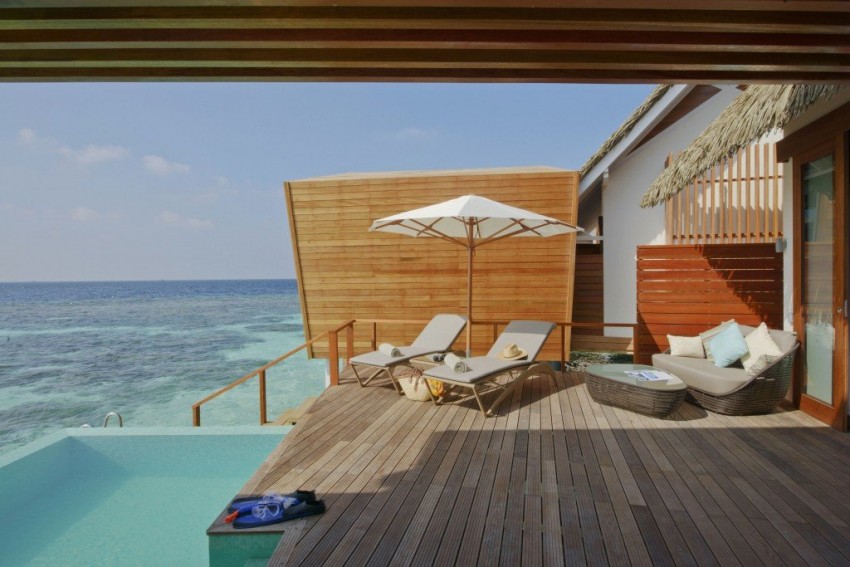bangalo-sobre-agua-com-deck-e-piscina-privativa-nas-maldivas-ilha-kandolhu