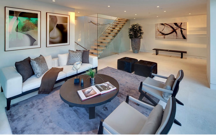 decoracao-clean-escada-de-vidro-casa-em-laguna-beach-california