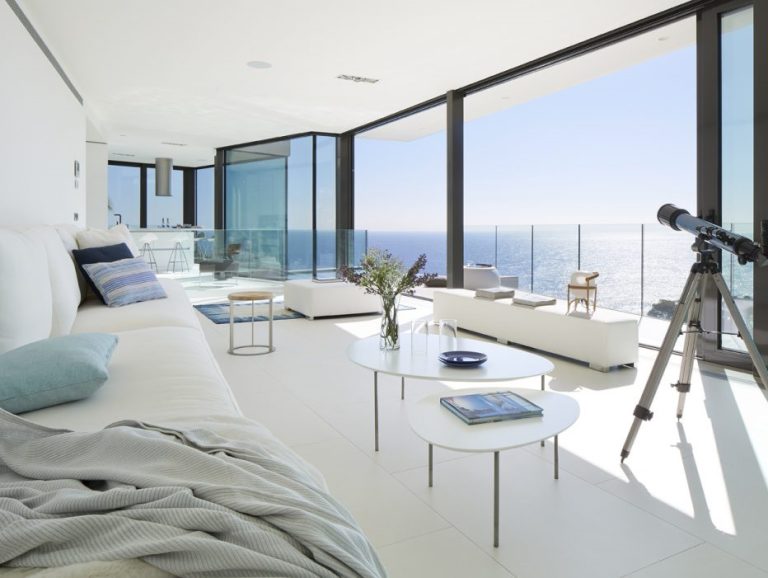 Decoração em preto e branco por Anna Podio