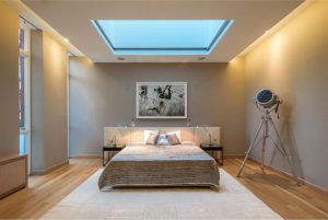 claraboia-de-vidro-no-quarto