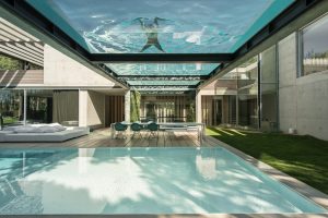 piscina-fundo-de-vidro-laminado-temperado-eva