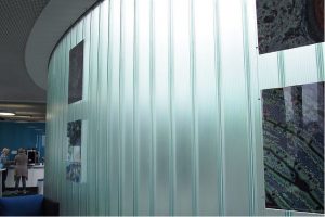 channel-glass-curvo-fachada-estrutural-pilkington-profilit-1