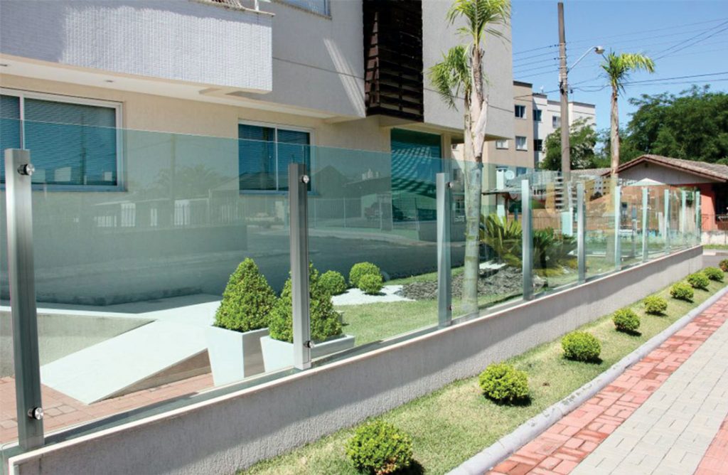 Muro de Vidro e Inox