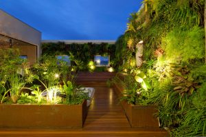 projeto-de-terraco-com-jardim-vertical-por-casa-14