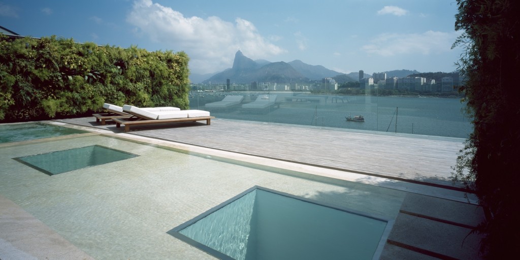 Cobertura triplex na Urca pelo Studio Arthur Casas