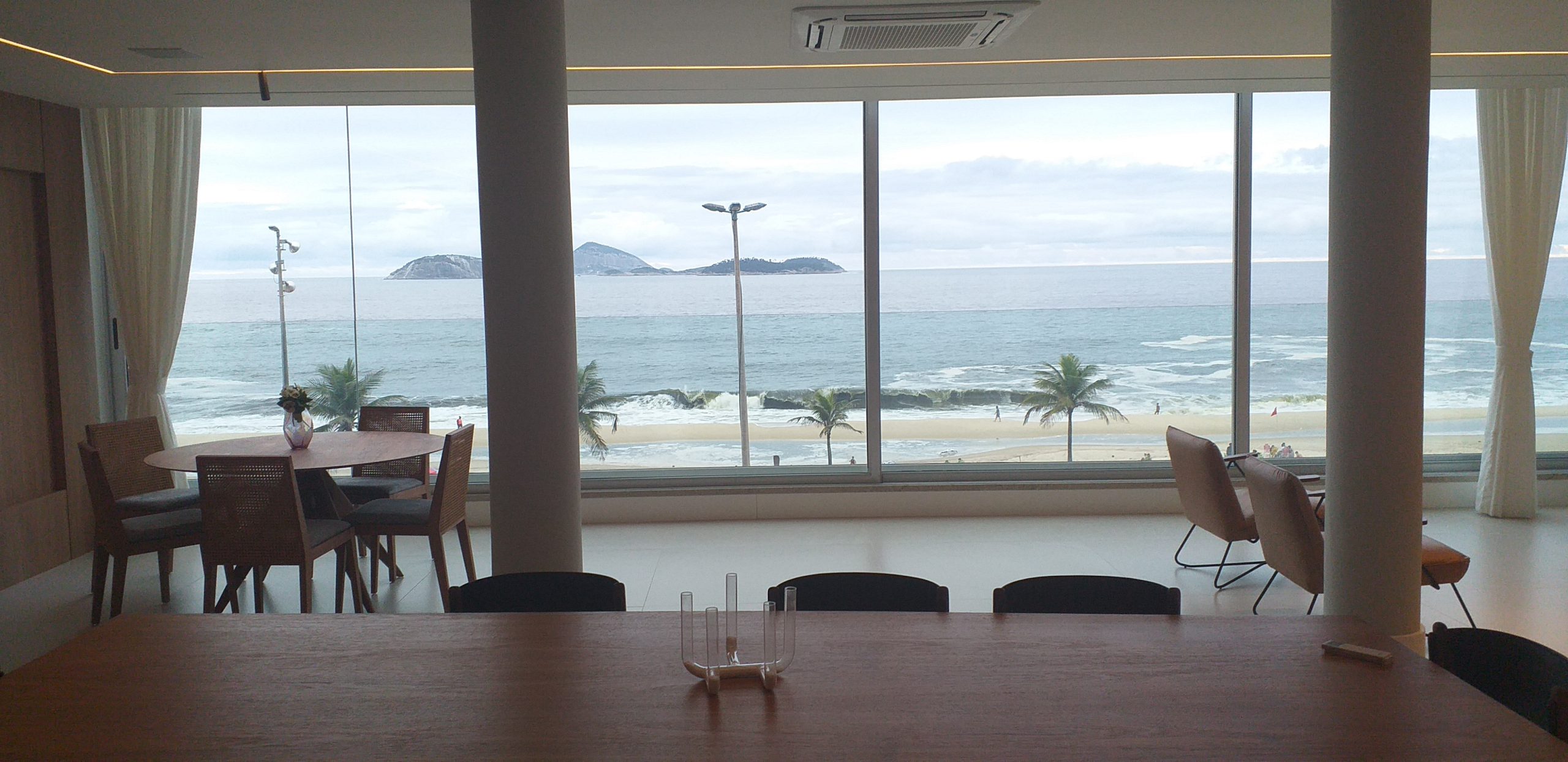 Antes e depois de decorado: apartamento em Ipanema por Maria Augusta Bittencourt