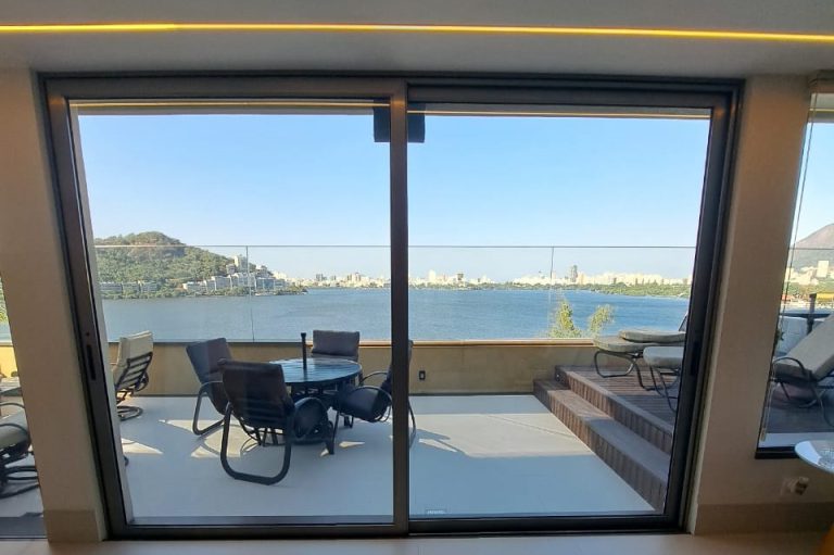 Portas Euroshow com Vista para a Lagoa